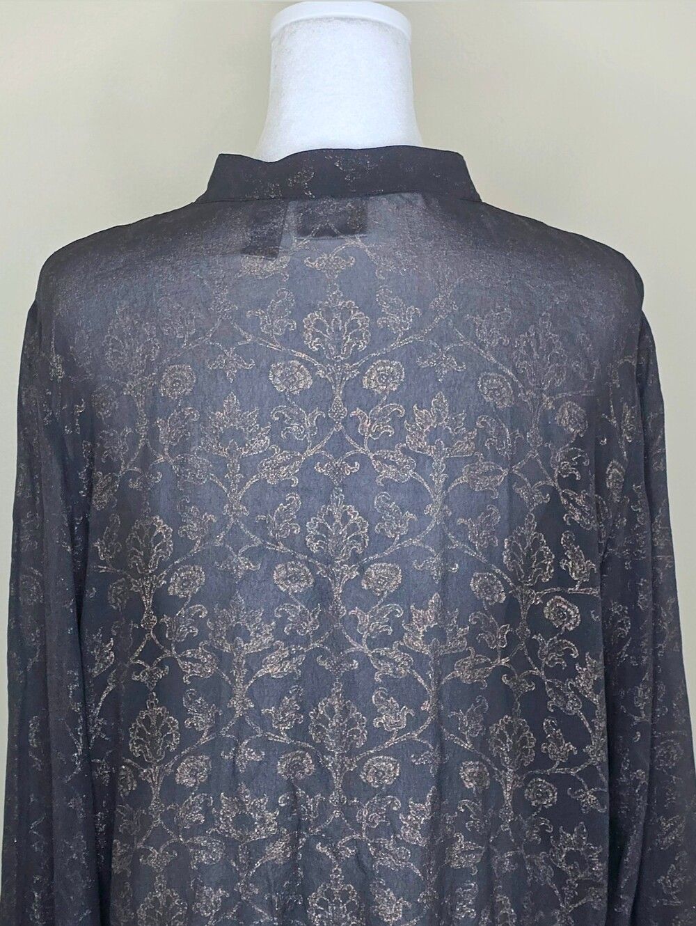 CHICO'S 100% Silk Sheer Foil Floral Blouse Mandarin Collar Pintuck Size 3 - Picture 10 of 13